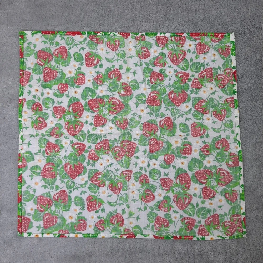 VTG Handmade Cloth Napkins Strawberry Flowers Cotton Set of 4 Cottagecore 13x12